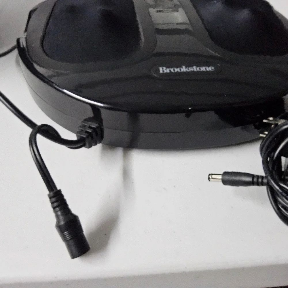 Brookstone Shiatsu Foot Massager and Warmer‎ with Heat Black Plush Cover 2-in-1